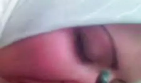 سکسی دالیا با اسباب بازی جنسی مورد فیلم های جدید سکسی در اینستاگرام علاقه خود بازی می کند