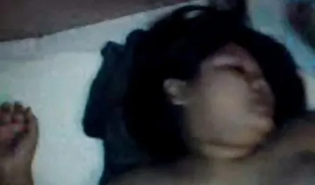 دانا و ابیگیل در مورد فیلم های جدید سکسی آلودگی خود با یکدیگر گفتگو می کنند